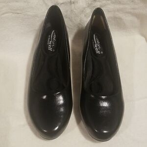 BEACON Comfort Well Black Pumps SZ 7.5